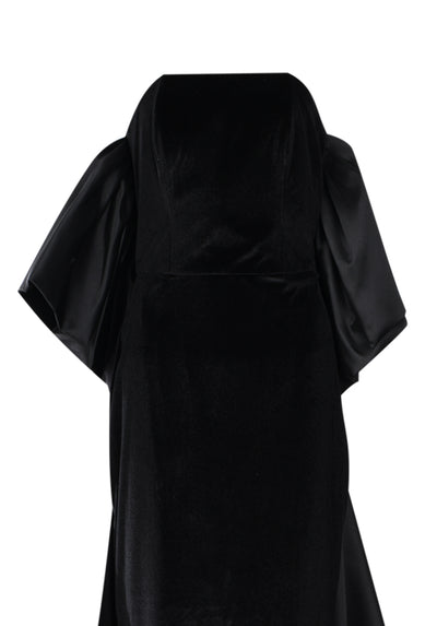 فستان مخملي بدون حمالات مع زينة وقفاز من التول