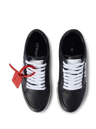 Vulcanized contrasting-tag leather sneakers