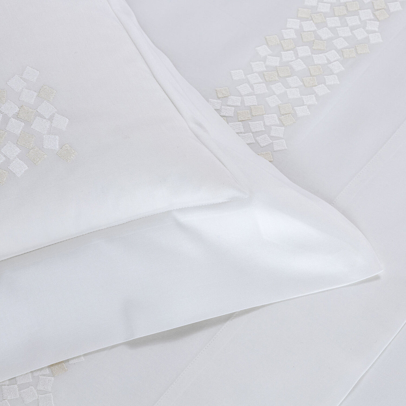 GLIMMER EMBROIDERY DUVET COVER