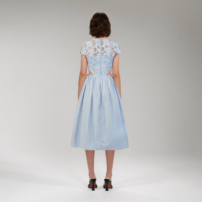 LIGHT BLUE COTTON GUIPURE MIDI DRESS - فستان متوسط الطول قطن دانتيل