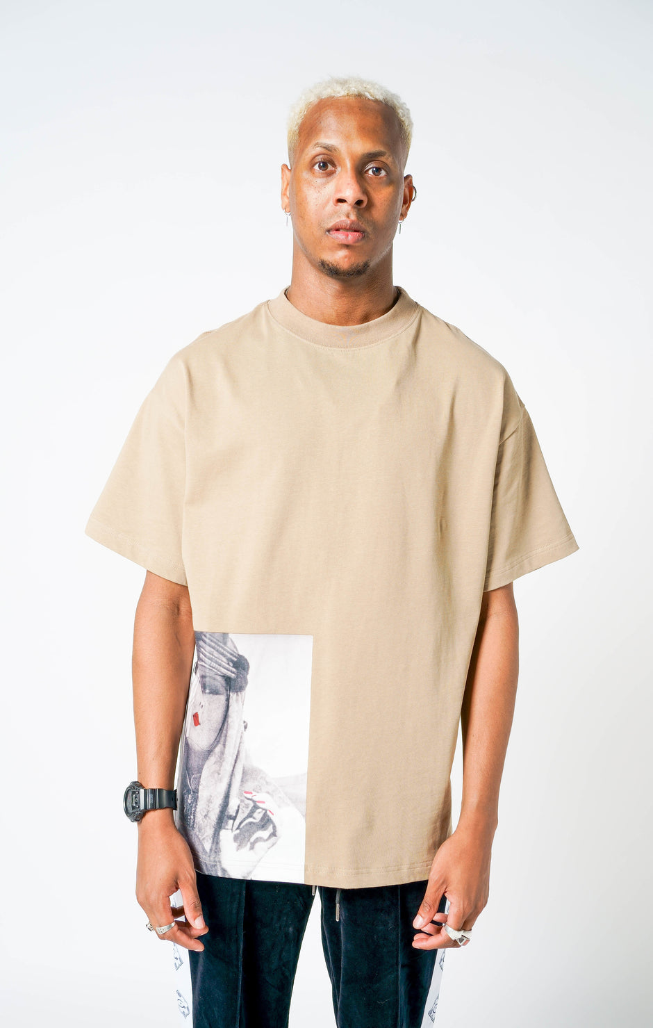 KHAKI T-SHIRT WITH WOMAN PRINTED PICTURE